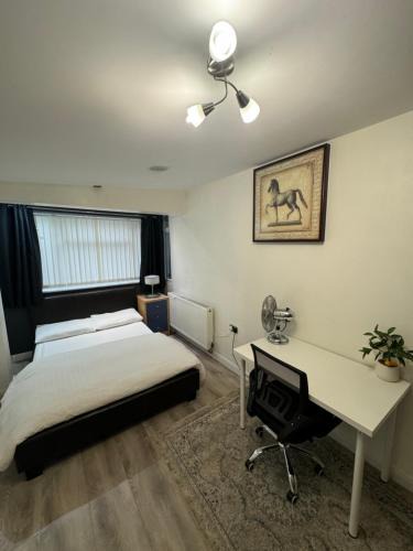 Shepperton House | Rooms in Surrey