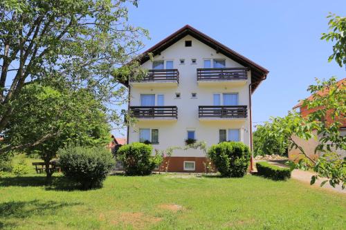Grabovac House | Rooms with a parking space Grabovac, Plitvice - 17419
