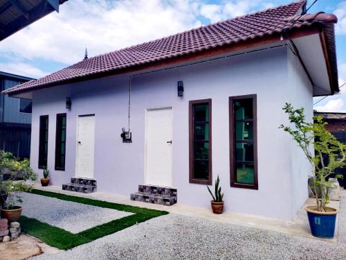 Kawasan Perindustrian Chendering House | Roomstay Kak Ton