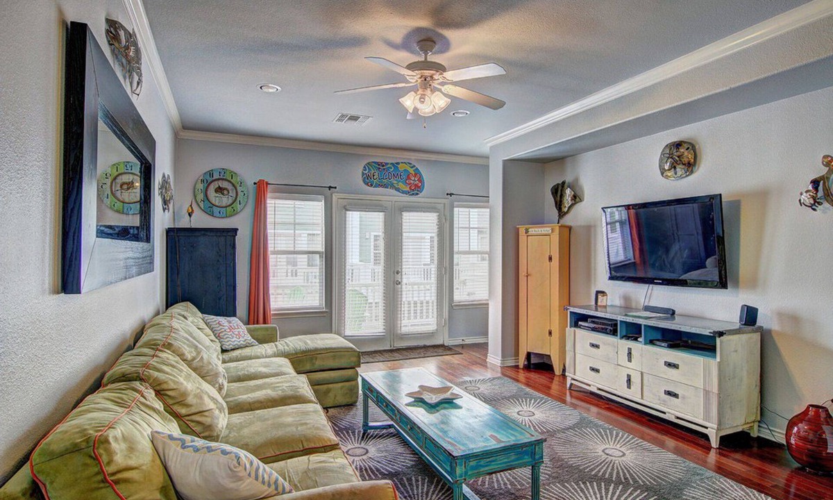 Port Aransas Condo | Roomy 3 Bedroom Condo Near The Beach!