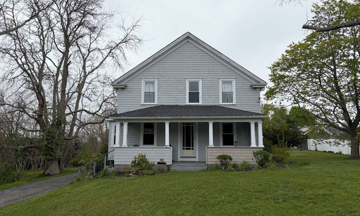 Portsmouth House | Roomy Coastal Home with Central AC – Perfect for Big Families