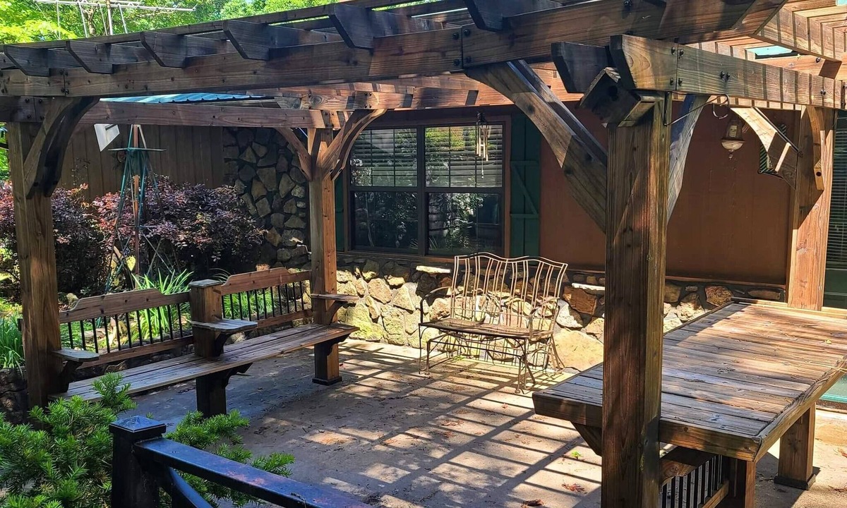 Heber Springs House | Roomy ,Private ,Rustic , country Home. Perfect Hideaway.