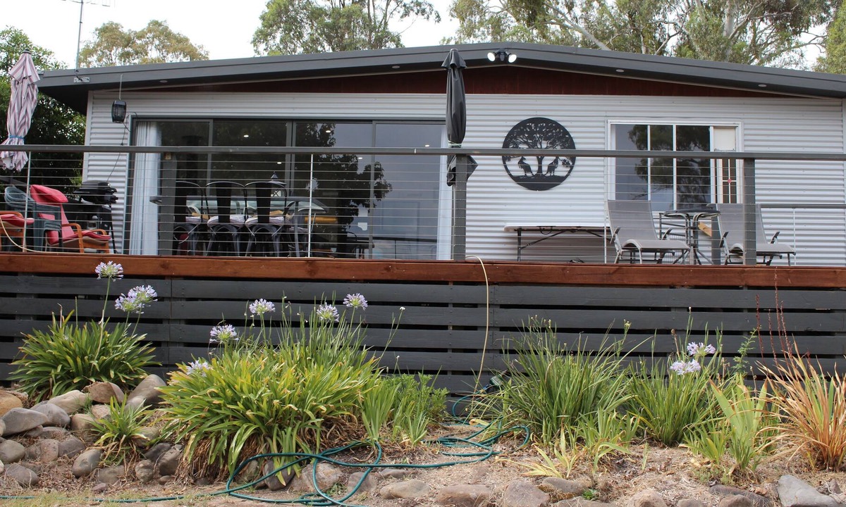 Bonnie Doon House | ROOS@DOON- Absolute Lake Frontage!