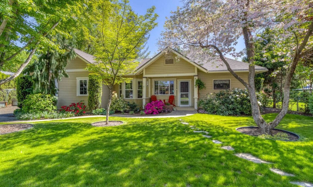 Walla Walla East Apartment | Rosé All Day Hideaway