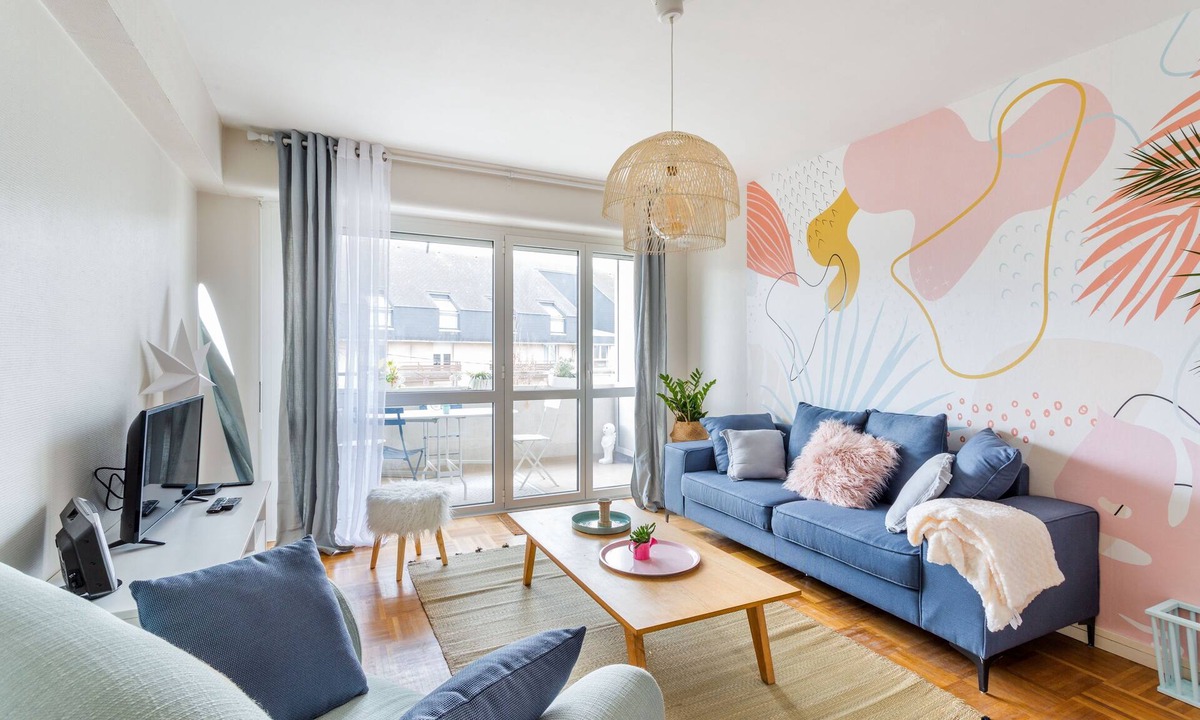 Bourg-l'Eveque Apartment | ROSA, Confortable 2 chambres avec parking dans le centre