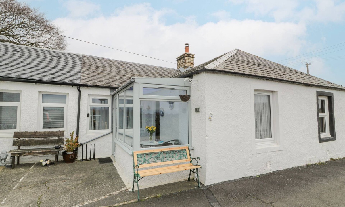 Irvine Cottage | ROSALIN COTTAGE, pet friendly, with open fire in Irvine