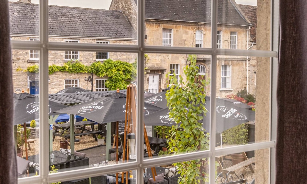 Hinton Charterhouse Bed & Breakfast | Rose And Crown