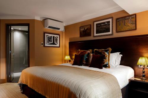 Village Hotel | Rose And Crown Hotel