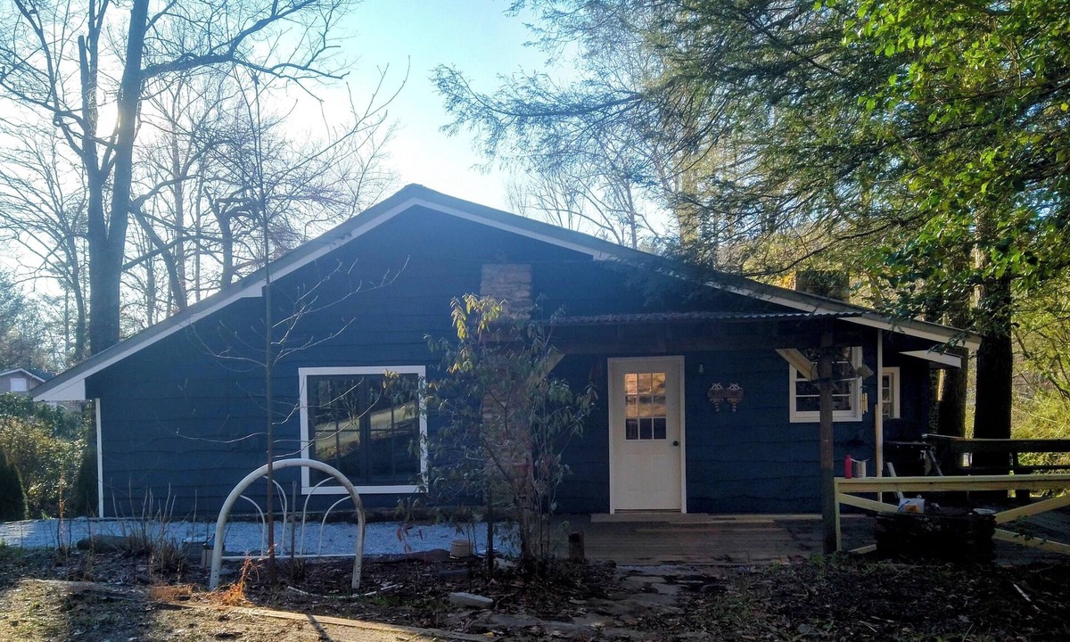 Wiley Cabin | Rose Bud Cottage by Lake Burton!