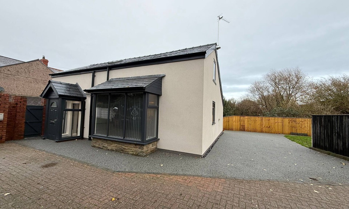 Blackpool Cottage | Rose Cottage by Sasco