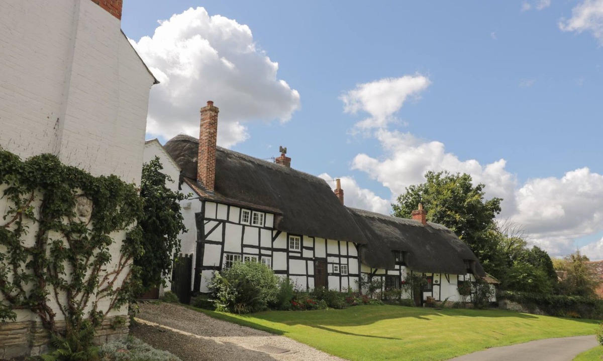 Ardens Grafton Cottage | Rose Cottage