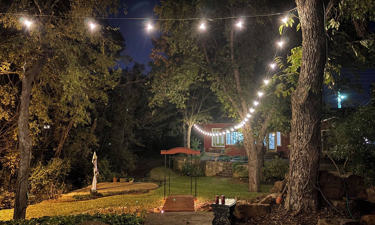 Glen Rose House | Rose Cottage on the River. Steps from Glen Rose Square and in the Paluxy
