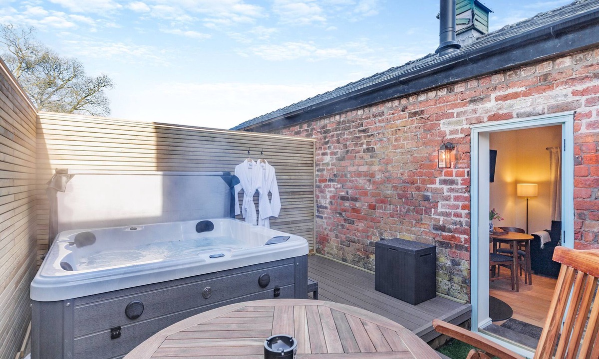 Northwich Cottage | Rose Cottage - UK45497