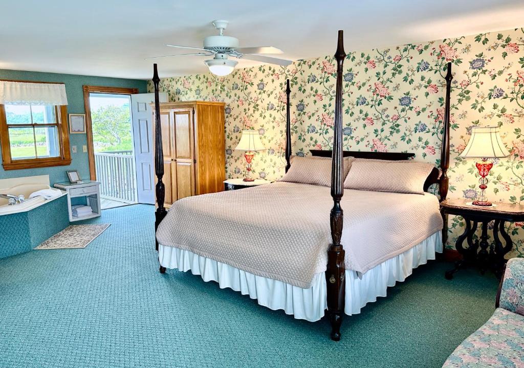 Block Island Bed & Breakfast | Rose Farm Inn