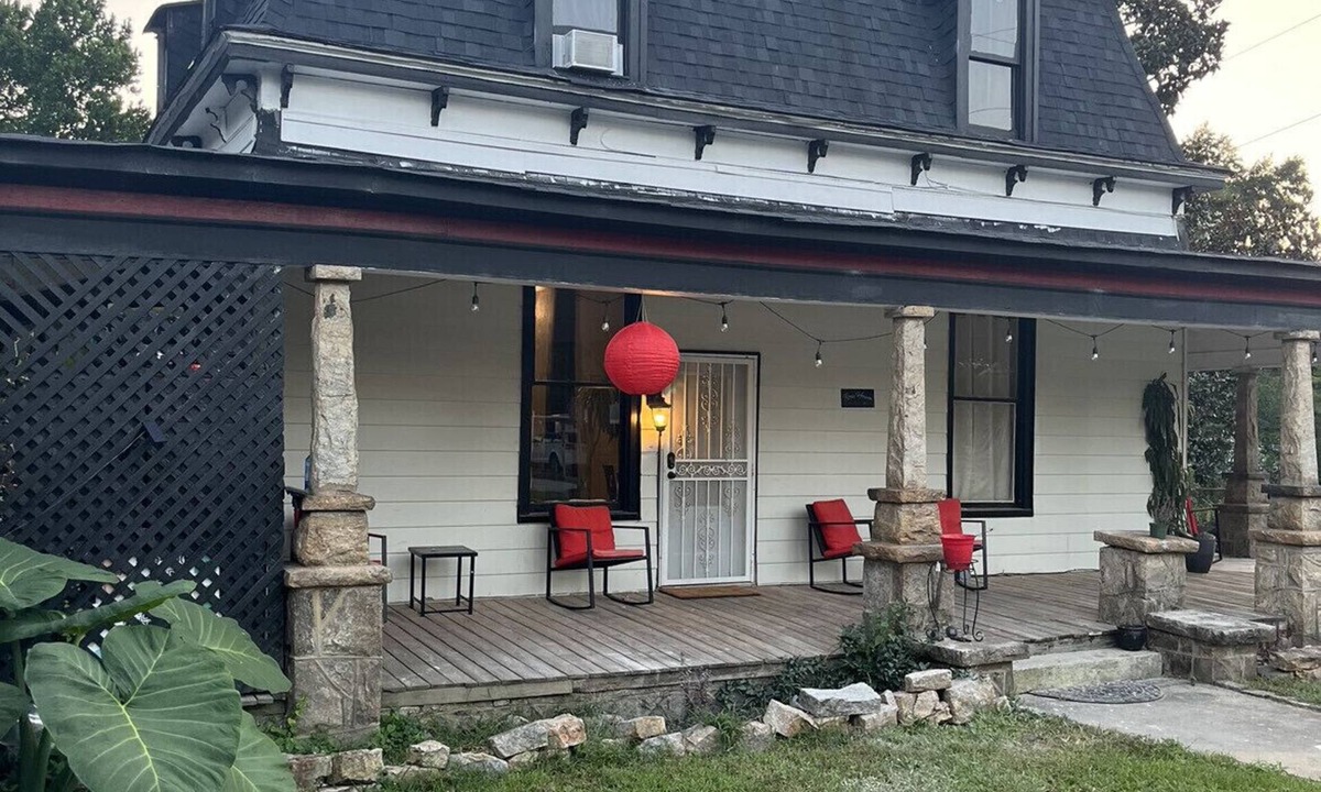 Lithonia House | Rose House