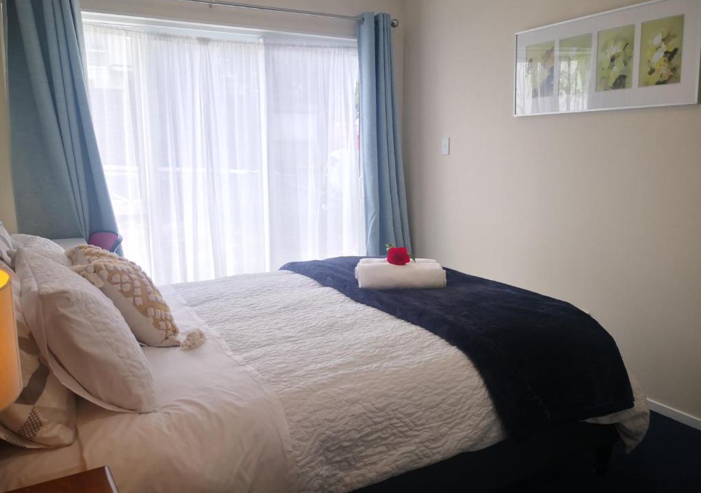 Mairangi Bay House | Rose Room