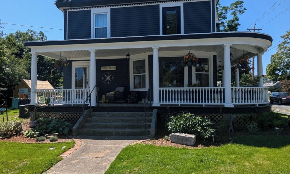 Lunenburg Bed & Breakfast | Rose & Thistle Bed & Breakfast