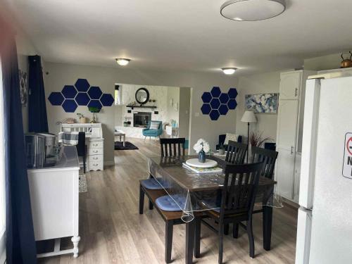 Charlotte's Shore Apartment | Rose Valley Suites