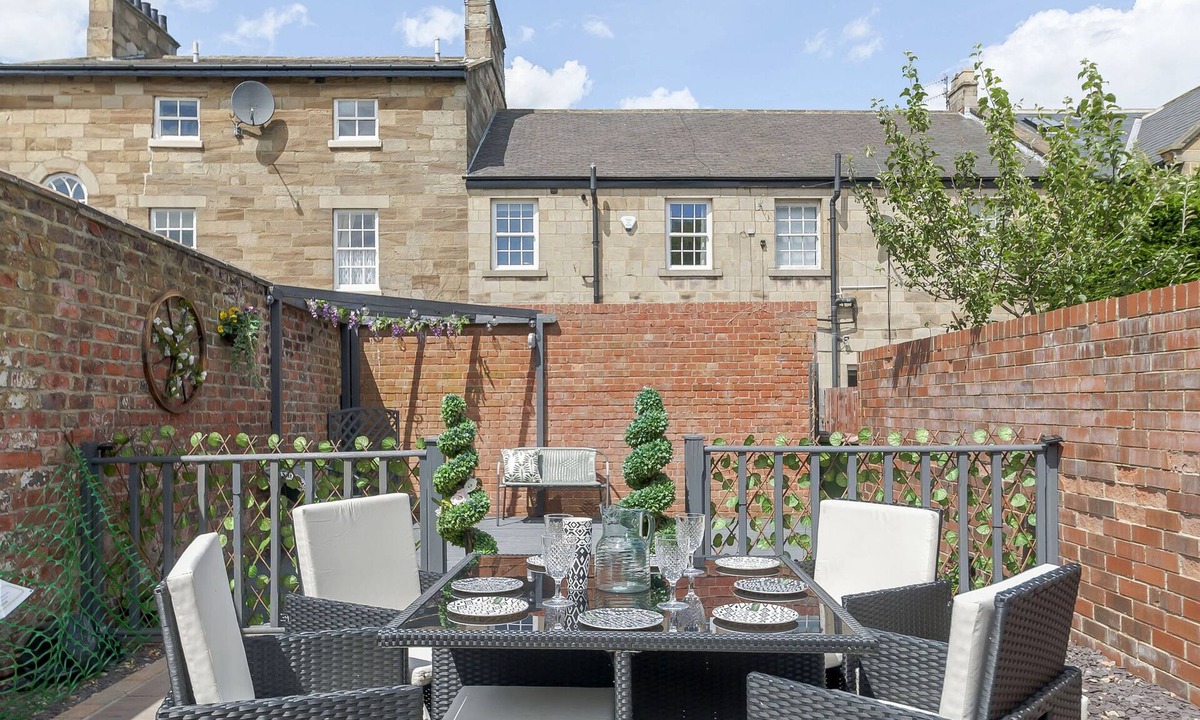 Guisborough Cottage | Roseberry House