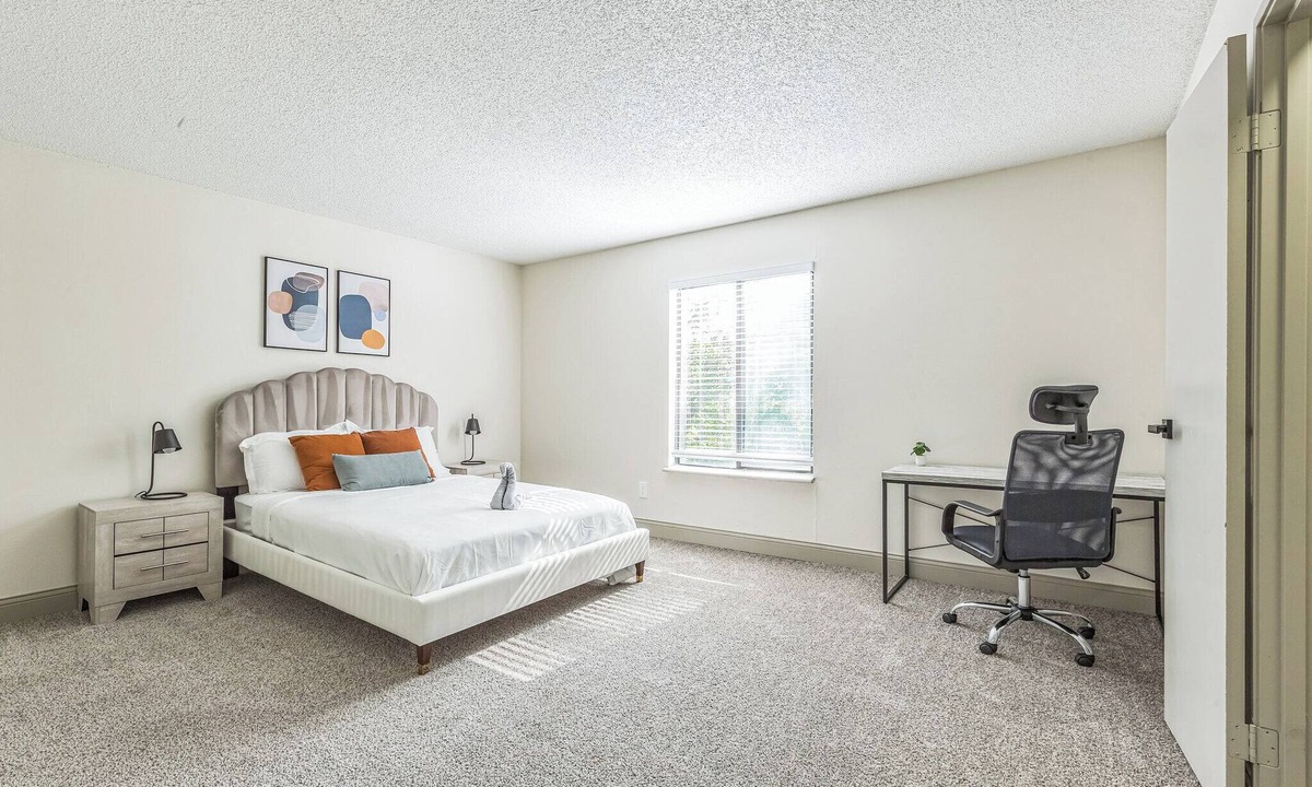 Lenexa Apartment | Rosehill Pointe 179 I Spacious 2 Bed 1 Bath