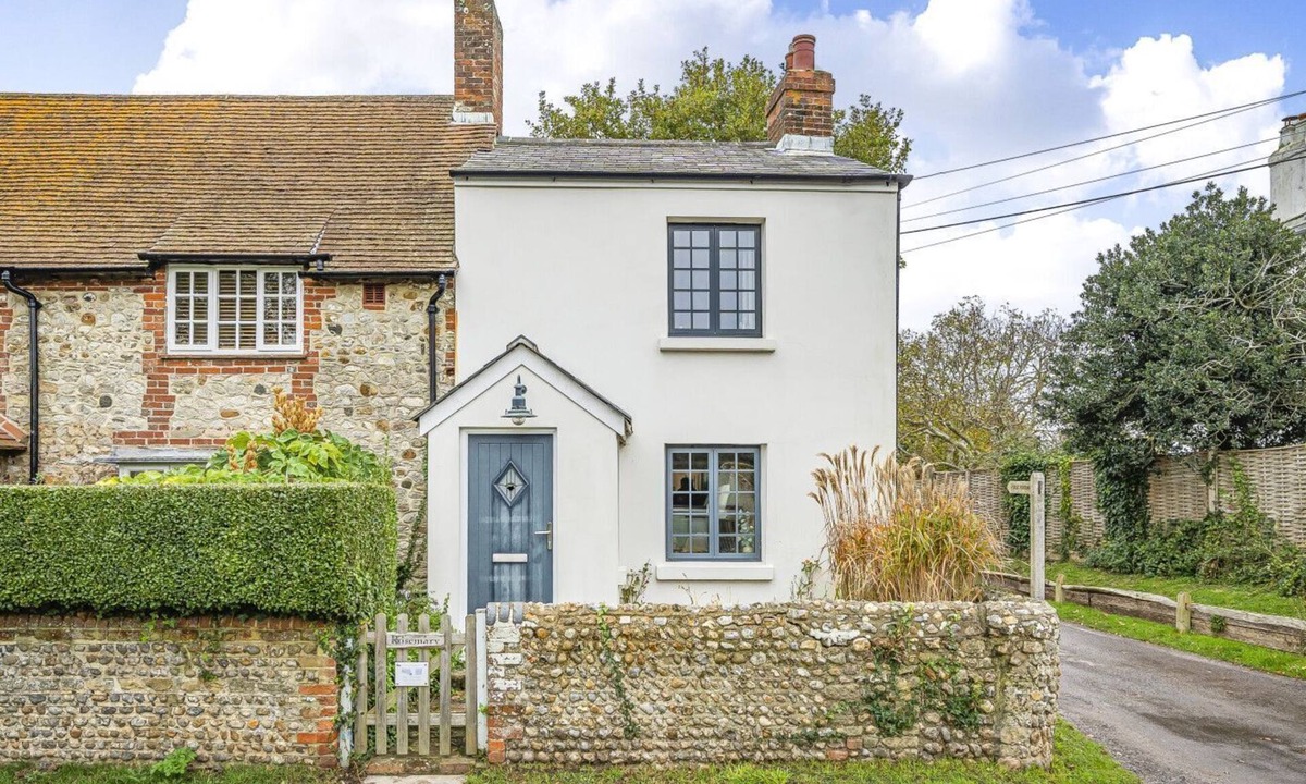 West Wittering Cottage | Rosemary Cottage a cosy seaside rental in the heart of West Wittering village