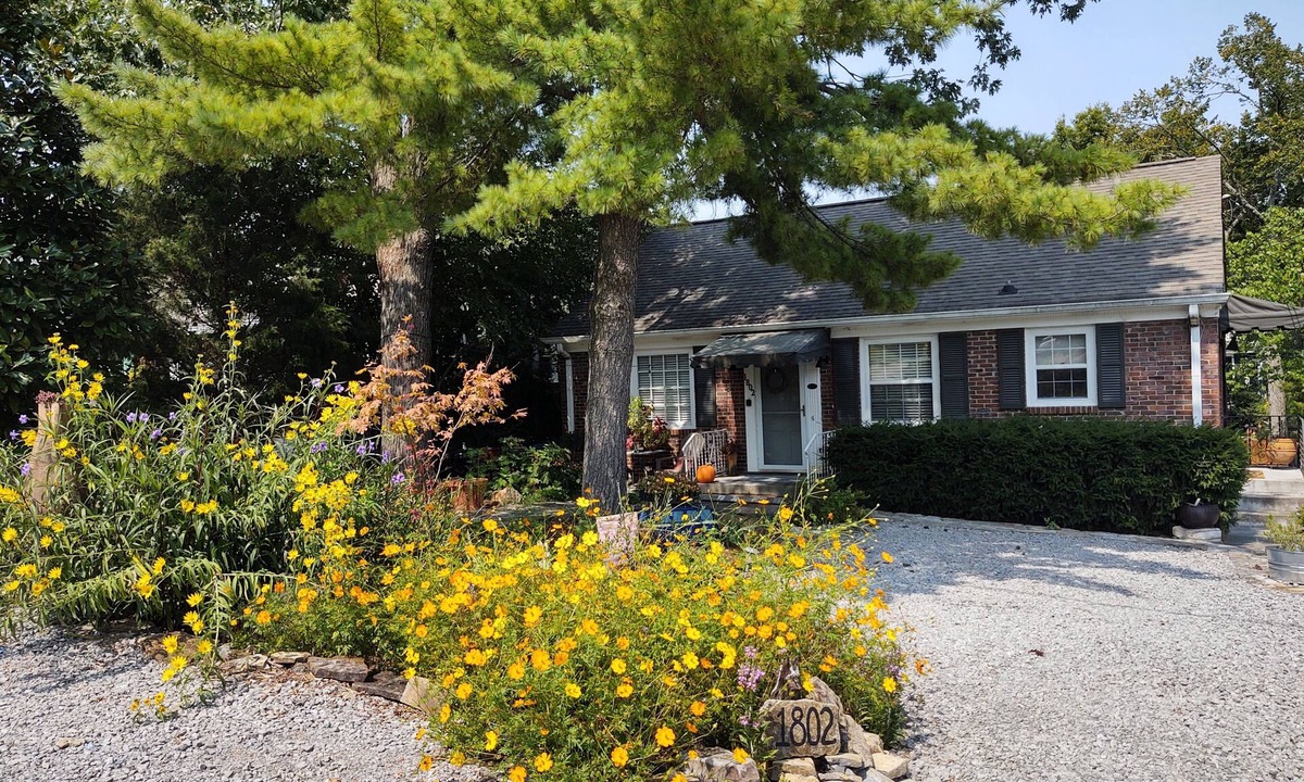 Belmont - Hillsboro House | Rosewood Avenue Bungalow