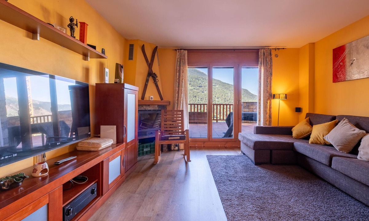 El Tarter Apartment | Rossinyol Apartment for 6, terrace facing El Tarter
