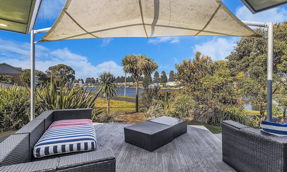 Port Fairy House | Rossleague House - Spacious Home with River Views