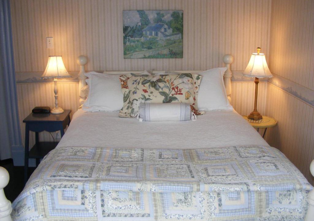 Harbour Grace Bed & Breakfast | Rothesay House Heritage Inn B&B