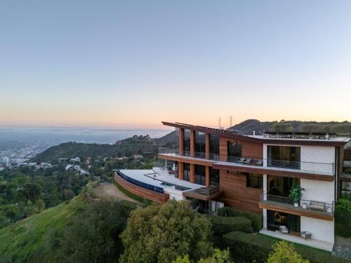 Hollywood Hills Villa | Rouge Elite