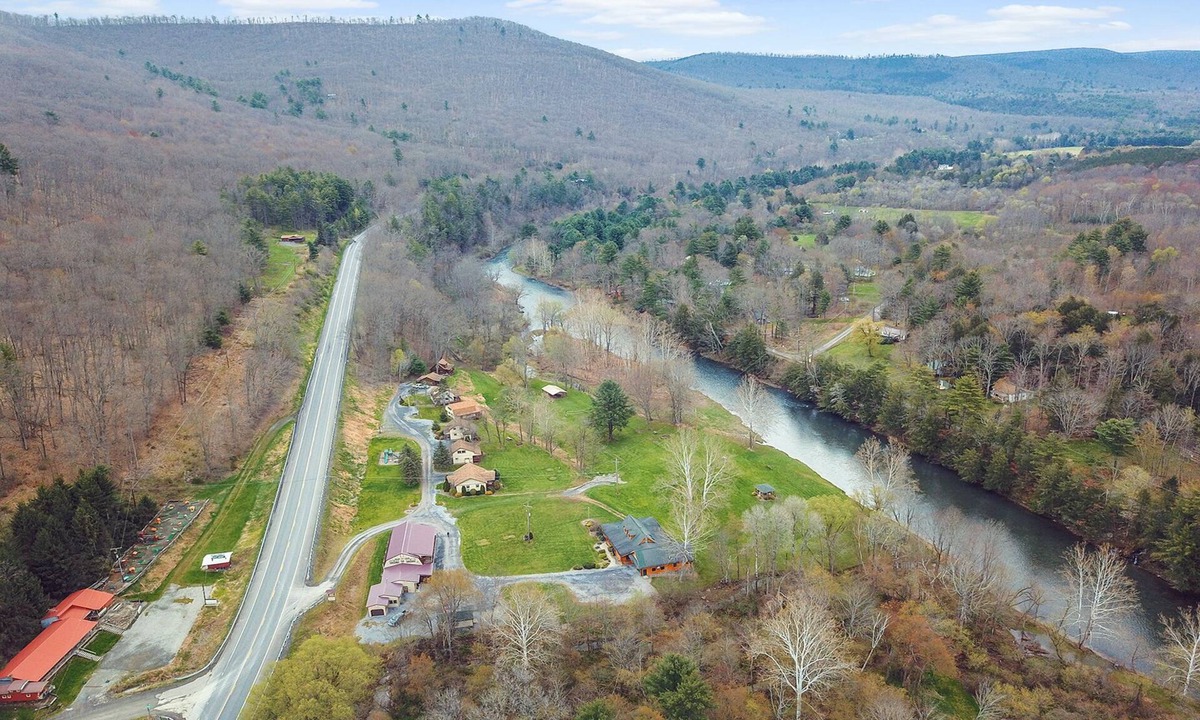 Sabinsville Cabin | Rough Cut Lodge - Suite 3