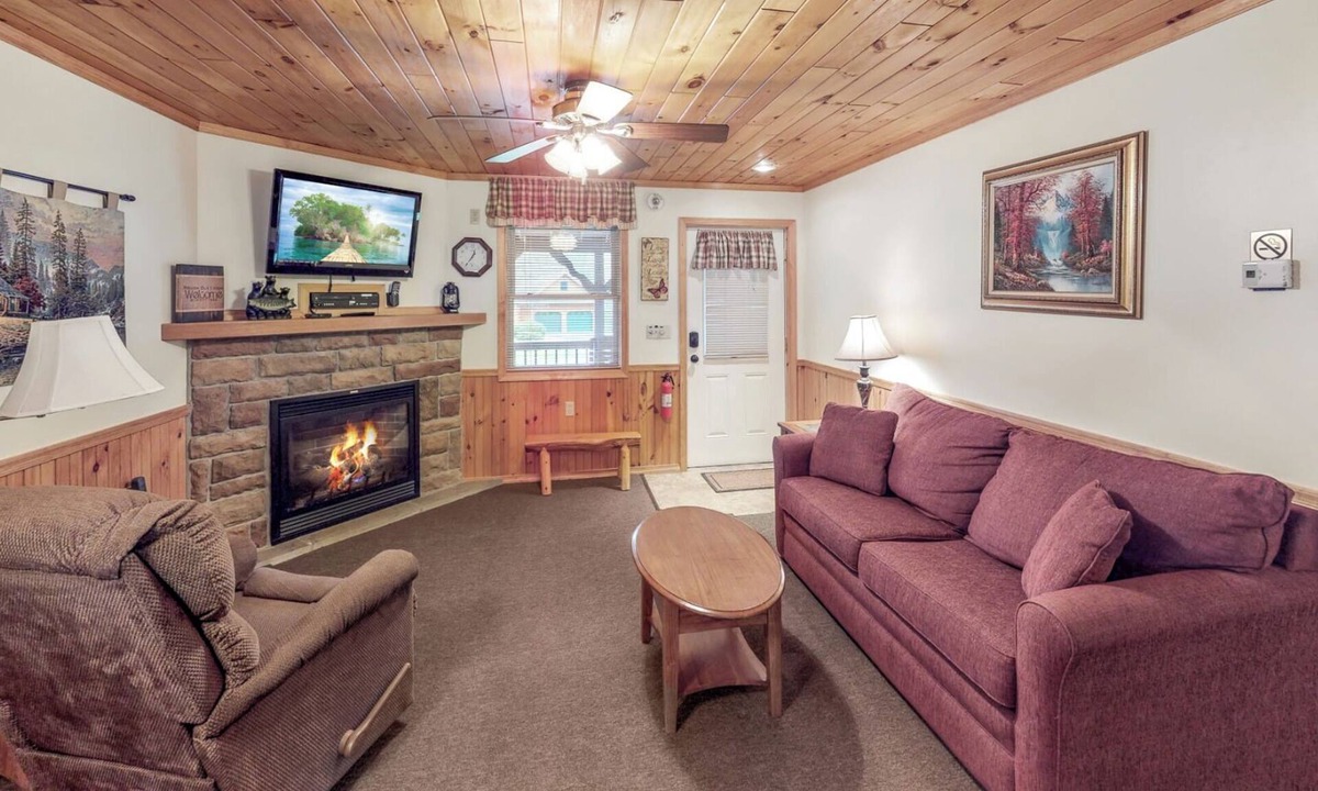 Gaines Hotel | Rough Cut Lodge - Suite 4
