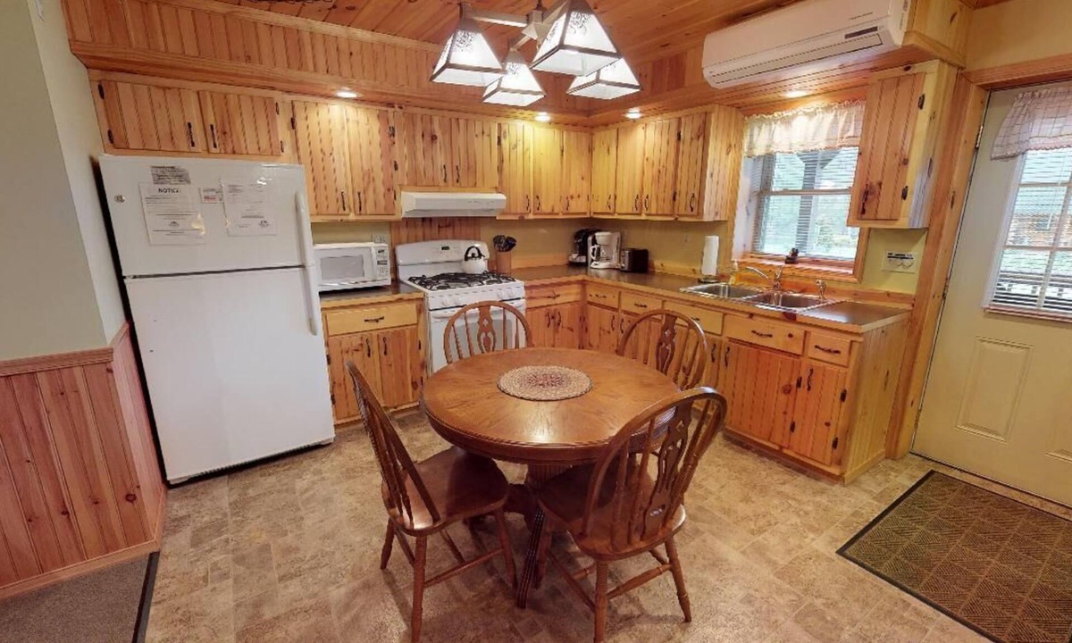 Sabinsville Cabin | Rough Cut Lodge - Suite 5