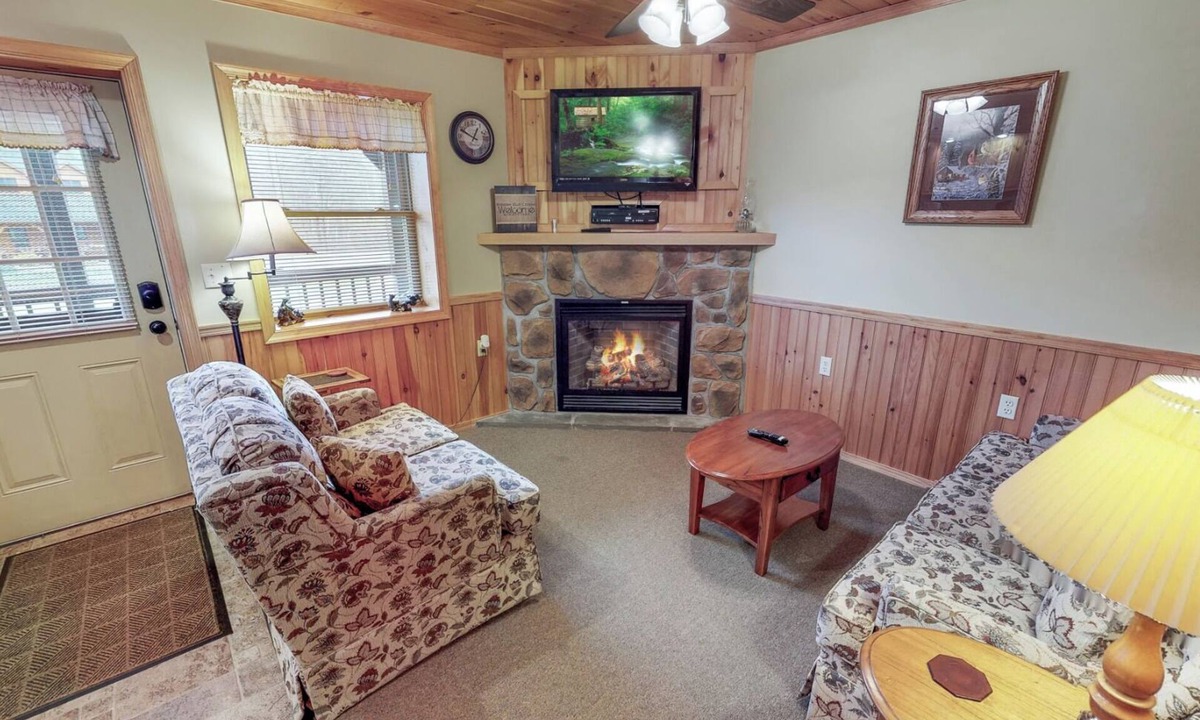 Gaines Hotel | Rough Cut Lodge - Suite 5