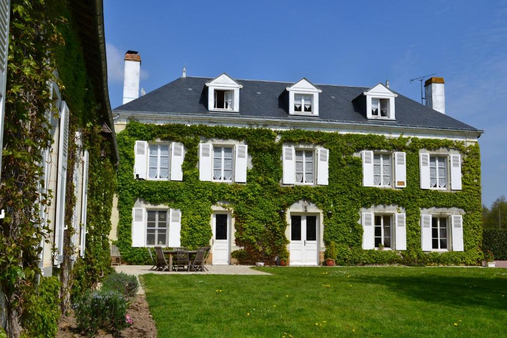 Mauze-Thouarsais Bed & Breakfast | Roulotte de la basse biguerie proche zoo de la flèche