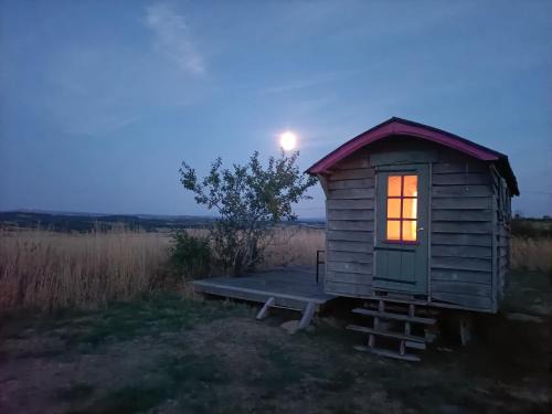 Dettey House | Roulotte