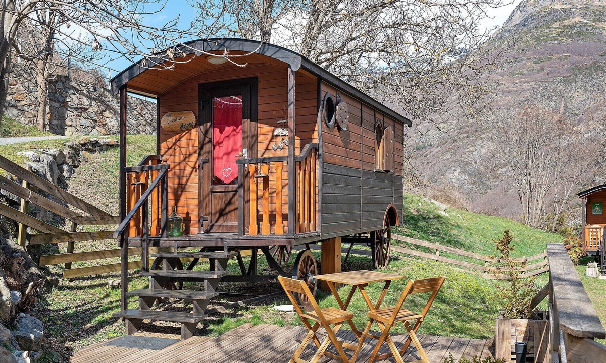 Gedre Cabin | Roulotte Gentiane – Unique Mountain Retreat in Gavarnie