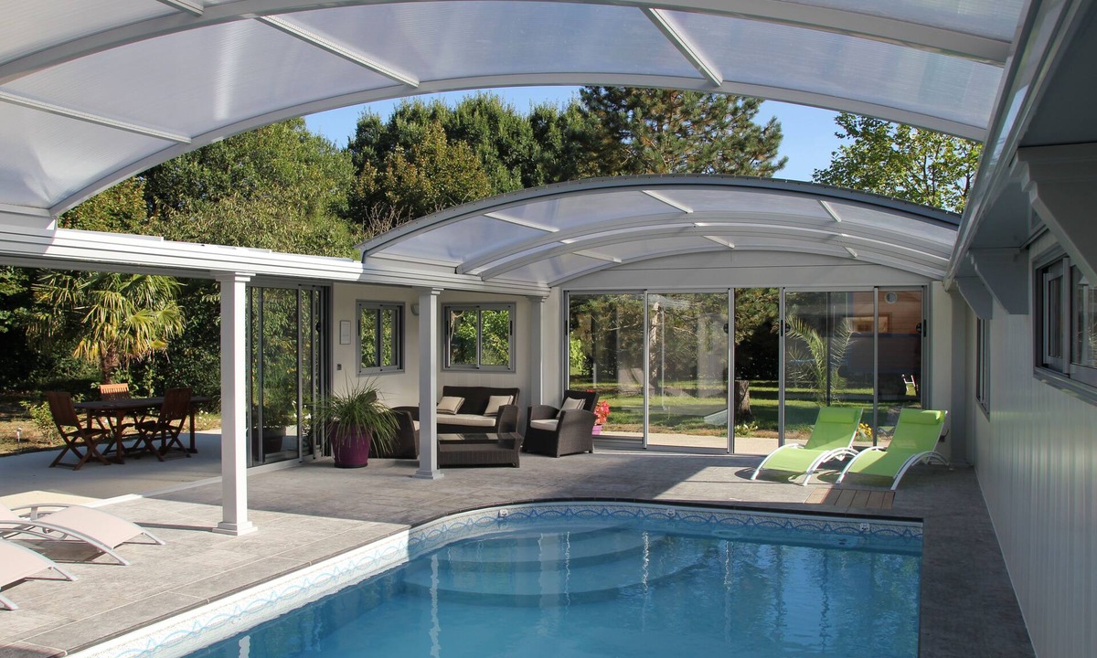 Doue-en-Anjou House | ROULOTTE GITE JACUZZI HEATED COVERED PRIVATE POOL AND SAUMUR DOUE