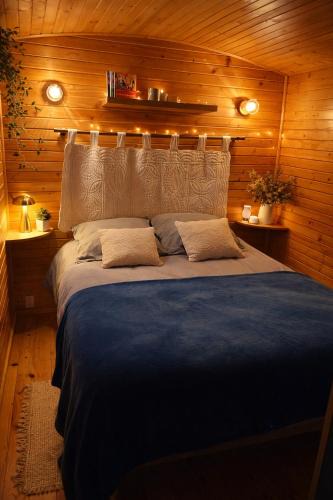 Veaugues Other | Roulotte insolite