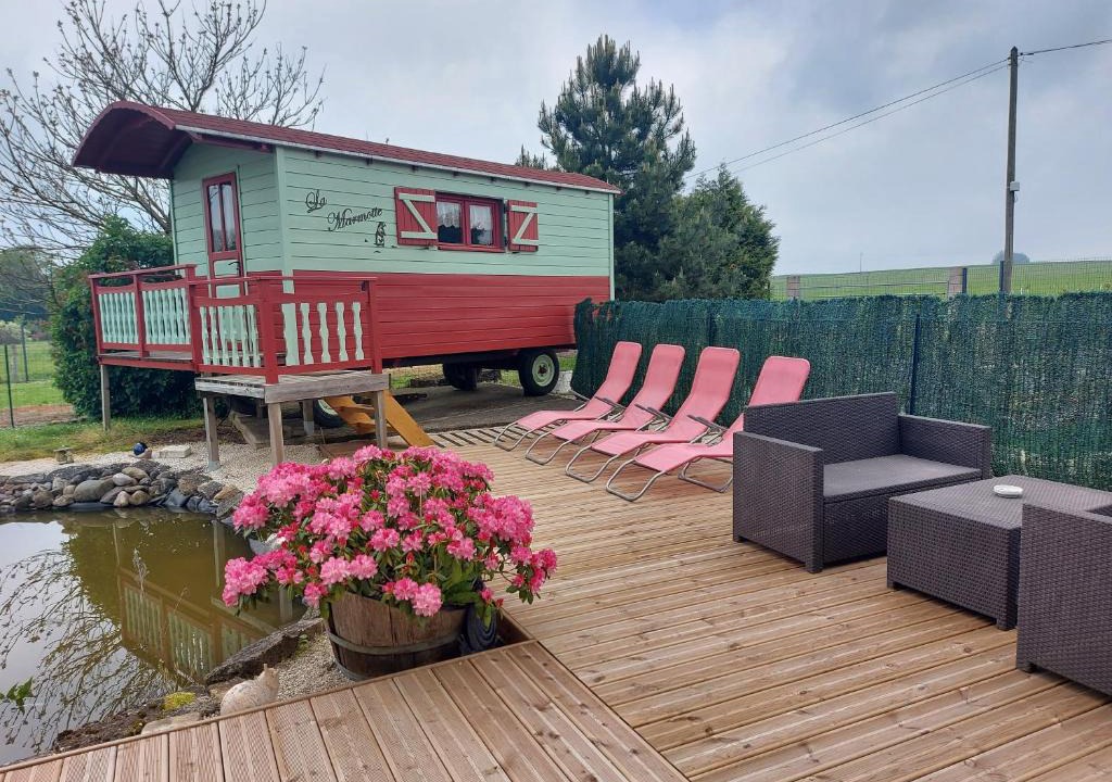 Poinson-les-Fayl Ski Chalet | Roulotte La Marmotte