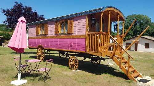 Bussac-Foret Resort | Roulotte O Bois D'mon Cœur