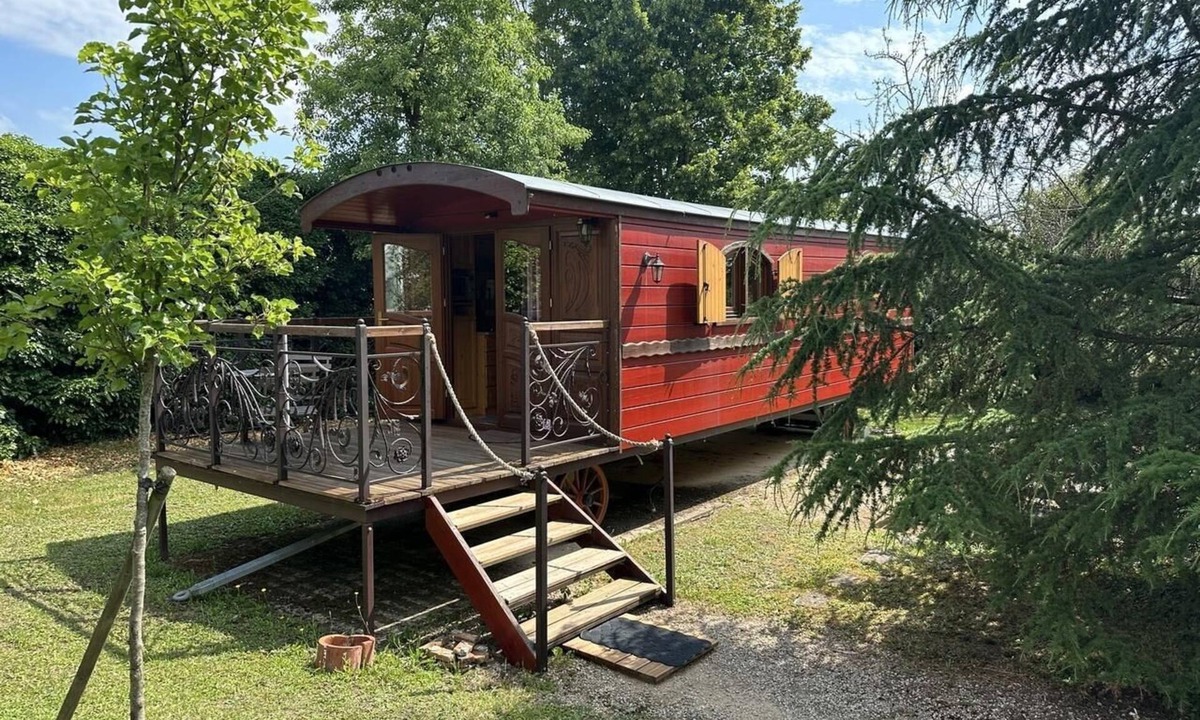 Bage-la-Ville House | Roulotte Romantic - Bage-dommartin