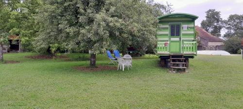 Pouilly-sur-Vingeanne Other | Roulotte verte