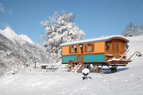 Luz-Saint-Sauveur House | Roulottes Montagne Pyrenees