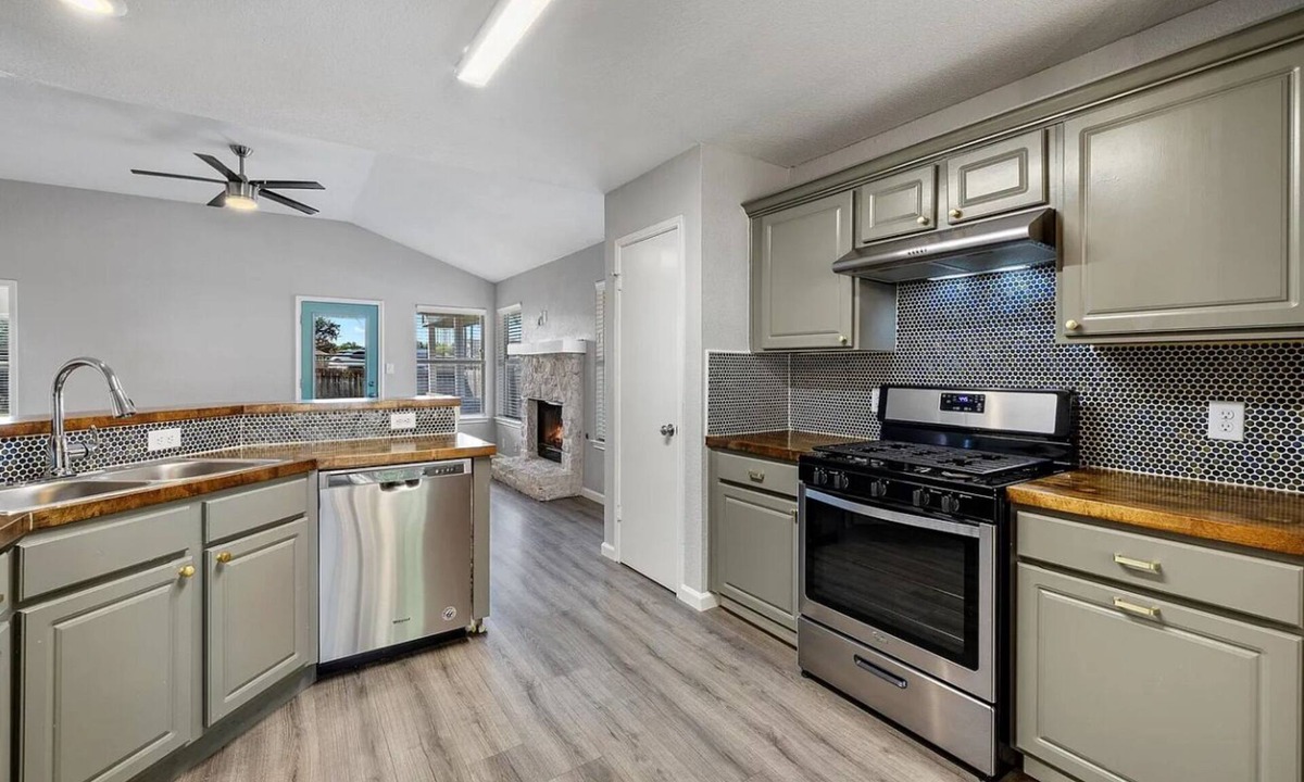 Chandler Creek House | Round Rock - Austin Hideaway