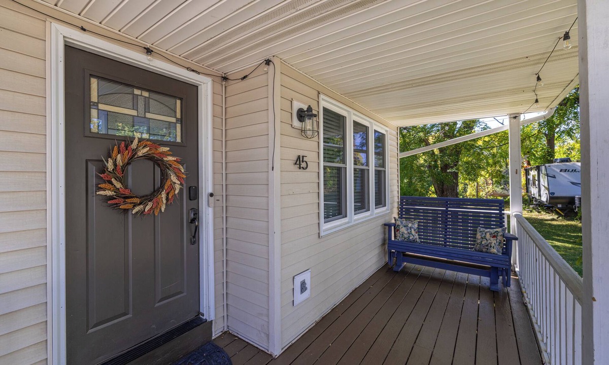 Rochester House | Round the Riverbend