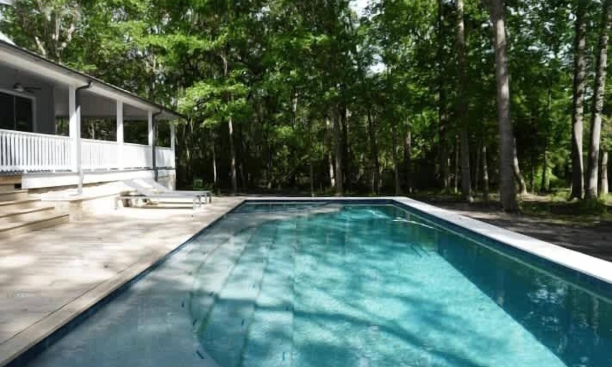 Round Top House | Round Top Getaway | Pickleball + Hot Tub + Pool