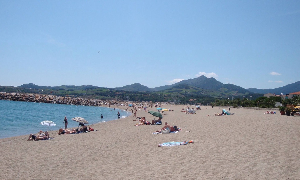 Villelongue-dels-Monts Villa | Roussillon Cottages with Private Pool & Garden (Sleeps 12)