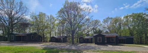 Eudora Cabin | Route 66 Cabin Rentals