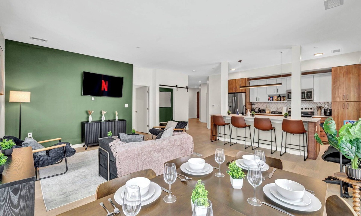 Little Italy Apartment | ROVE LIVING/KB - Baricelli